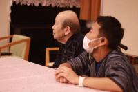 ２人して見ているものは・・・浦安三社祭でした！